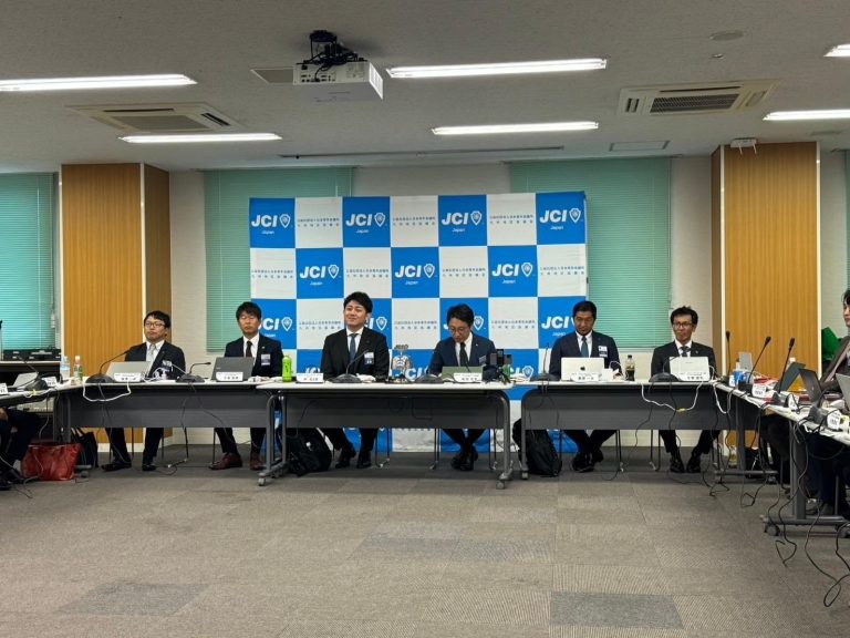 LINE_ALBUM_第10回役員会議_241028_6